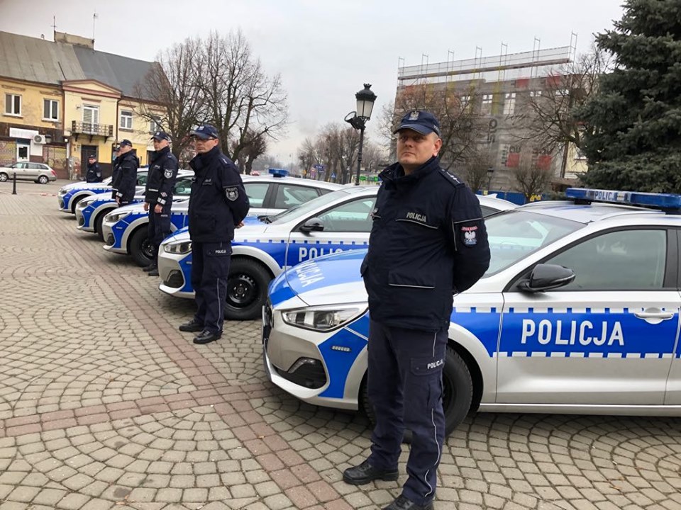 Policjanci Podsumowali 2019 Rok I Otrzymali Nowe Radiowozy