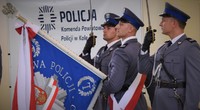 Na obrazku widzimy funkcjonariuszy z Komendy Powiatowej Policji w Kole w trakcie powiatowych obchodów Święta Policji.